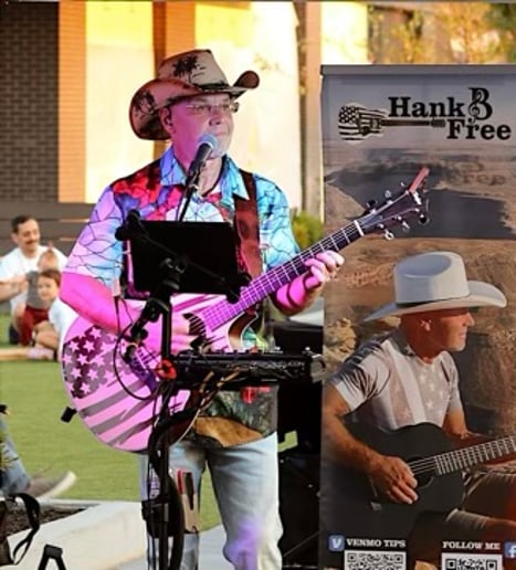Gallery photo 4 of Hank B Free