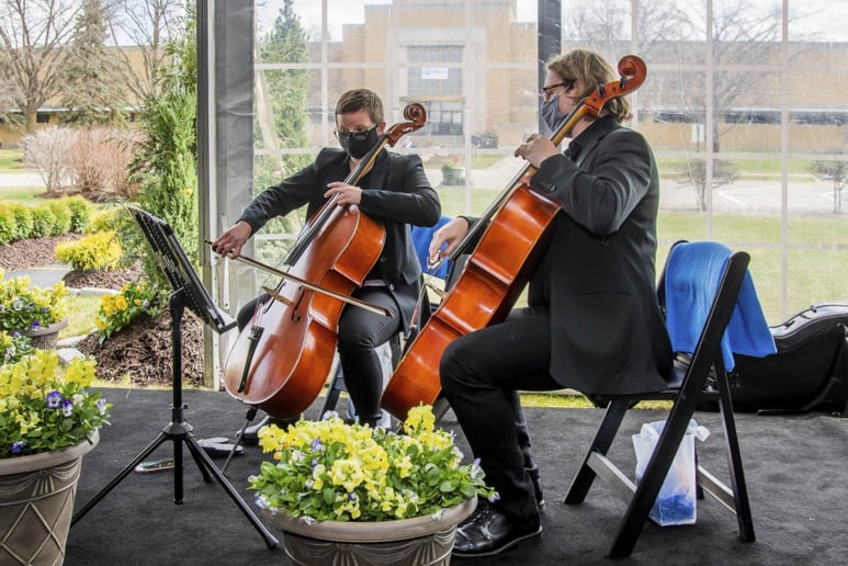 Gallery photo 2 of Hanna Rumora, Cellist