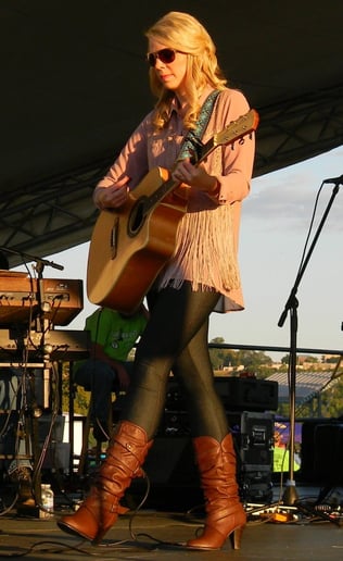 Gallery photo 1 of Hannah Belle