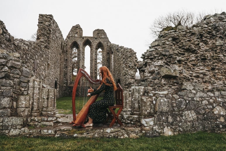 Gallery photo 1 of Hannah Flowers, Harpist
