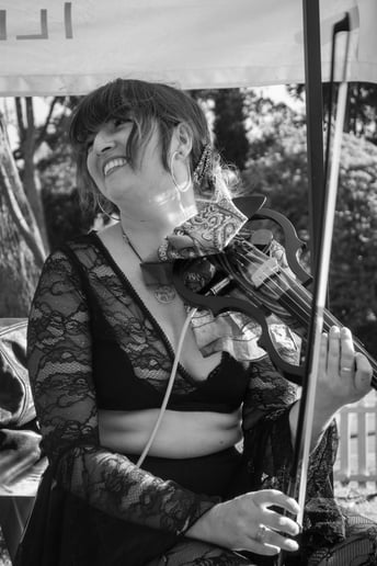 Gallery photo 1 of Hannah Glass