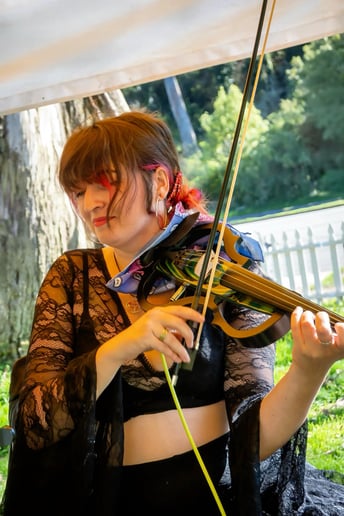 Gallery photo 8 of Hannah Glass