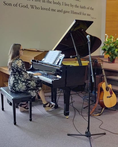 Gallery photo 1 of Hannah Salamon Event Pianist