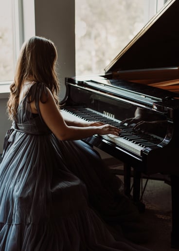 Gallery photo 5 of Hannah Salamon Event Pianist
