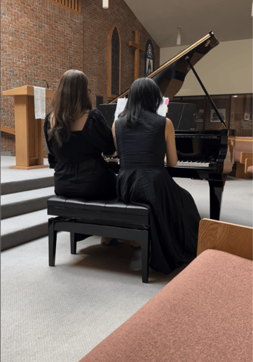 Gallery photo 6 of Hannah Salamon Event Pianist