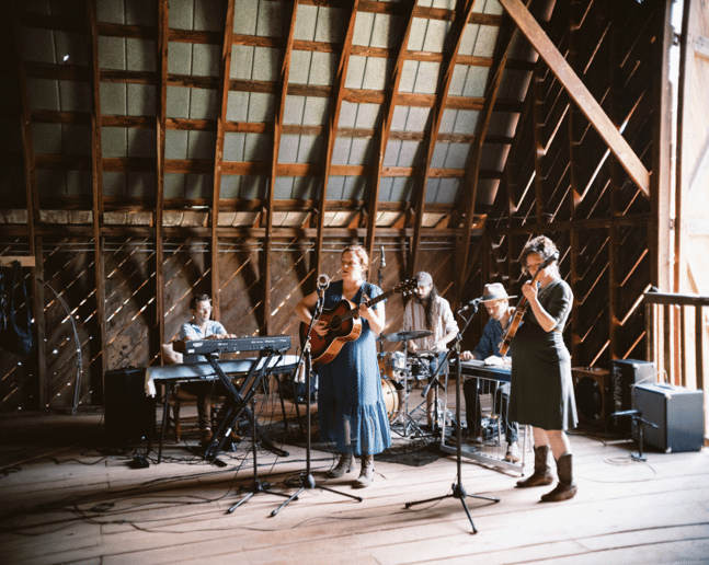 Gallery photo 2 of Hannah & The Wistfuls