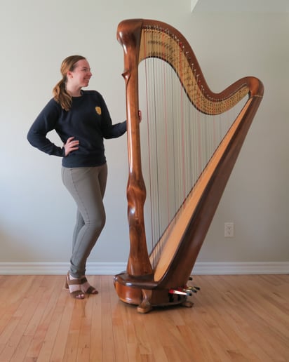 Gallery photo 1 of Hannah Warren, Harpist