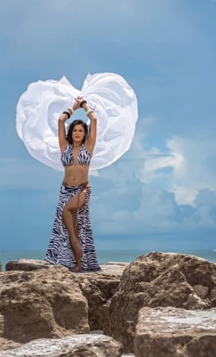 Gallery photo 2 of Hannah Belly Dance