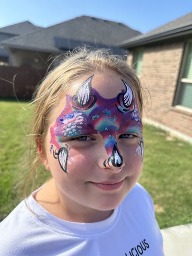 Gallery photo 1 of Happy Face Paints