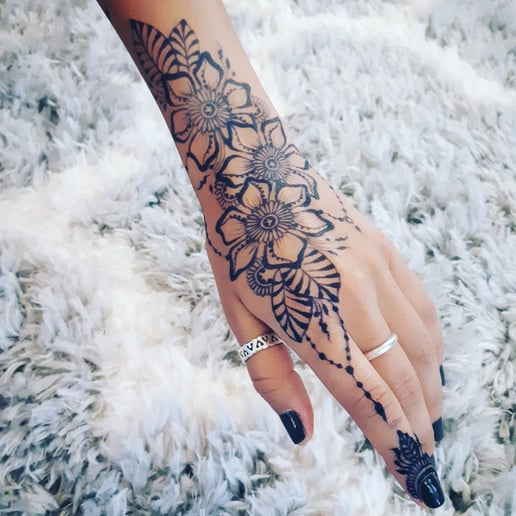 Gallery photo 18 of Happy Go Henna