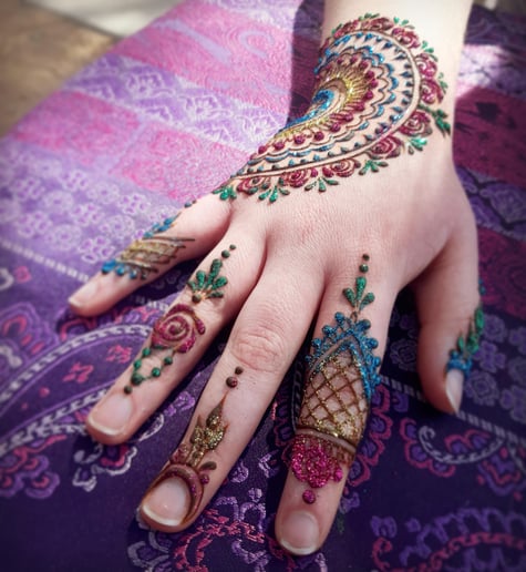 Gallery photo 6 of Happy Go Henna
