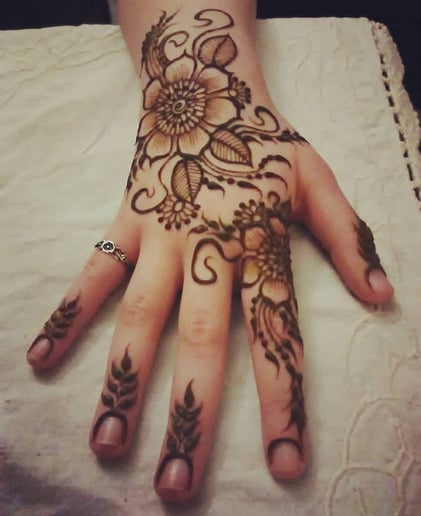 Gallery photo 22 of Happy Go Henna