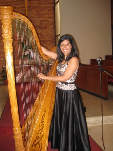Gallery photo 2 of Boston Harpist Lizary Rodriguez
