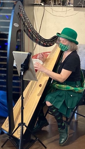 Gallery photo 3 of Sandra Fromm Celtic Harp Music