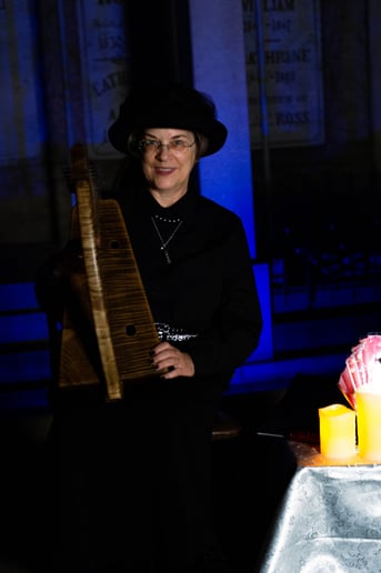Gallery photo 6 of Sandra Fromm Celtic Harp Music