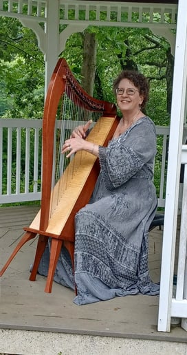 Gallery photo 1 of Harpist-Miriam Shilling