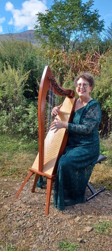 Gallery photo 4 of Harpist-Miriam Shilling
