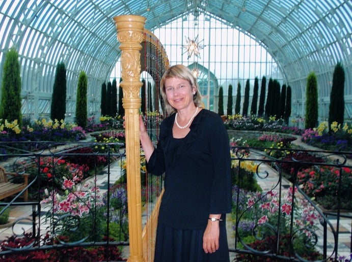 Gallery photo 1 of Harpist Cathy Victorsen