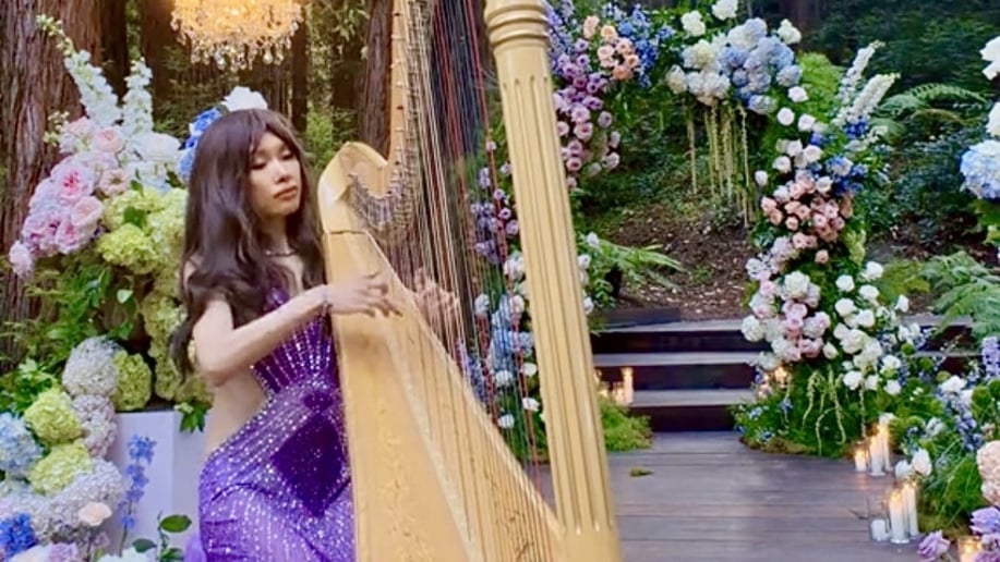Gallery photo 1 of Mary Mei, Harpist for Events