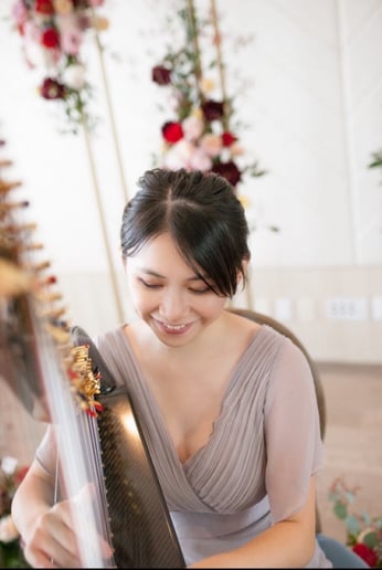Gallery photo 1 of Harpist Gracelyn