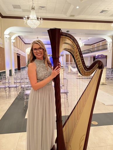 Gallery photo 11 of Harpist Karina