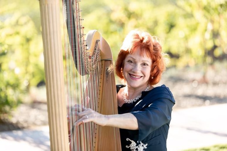 Gallery photo 3 of Harpist Naomi Alter