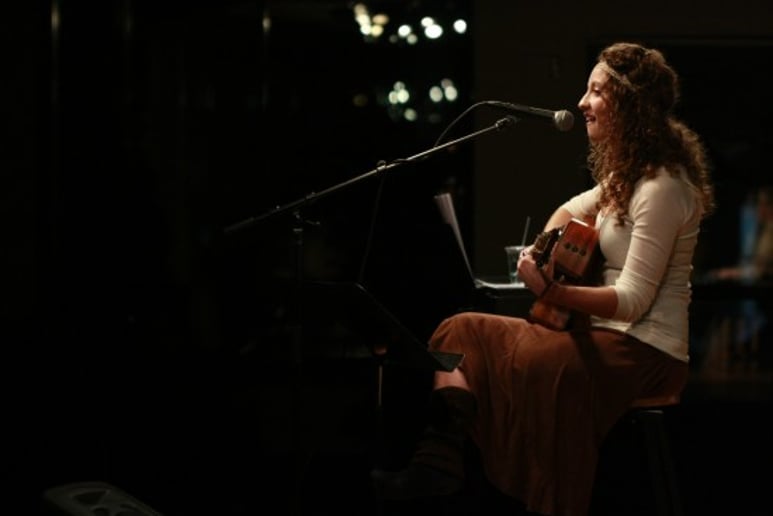 Gallery photo 1 of Harpist, Vocalist, Guitarist, Pianist