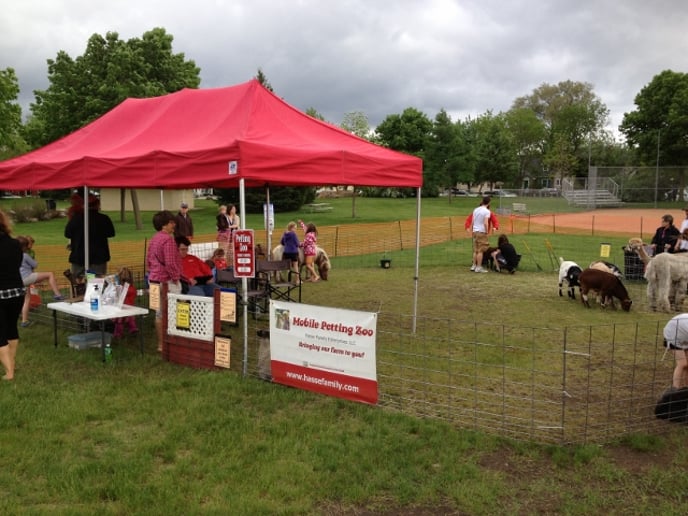 Gallery photo 4 of Hasse Family Mobile Petting Zoo