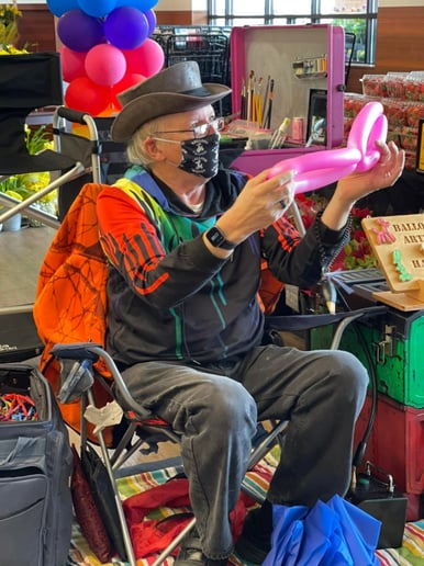 Gallery photo 1 of Hatter Mike - Your Balloon Artist