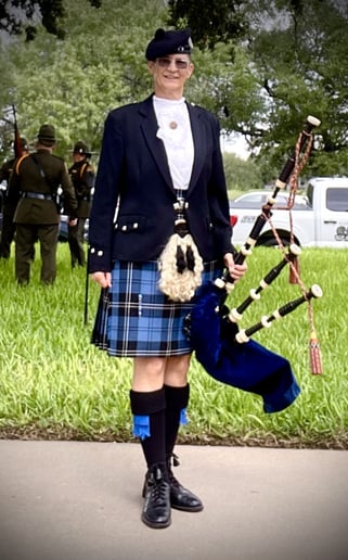 Gallery photo 8 of Have bagpipes, will travel