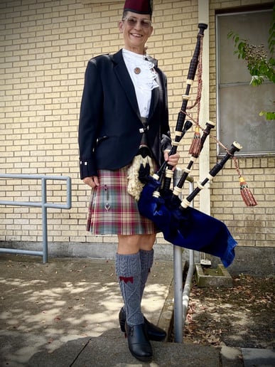 Gallery photo 9 of Have bagpipes, will travel