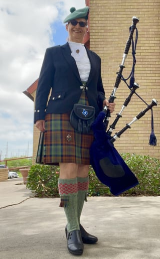 Gallery photo 10 of Have bagpipes, will travel