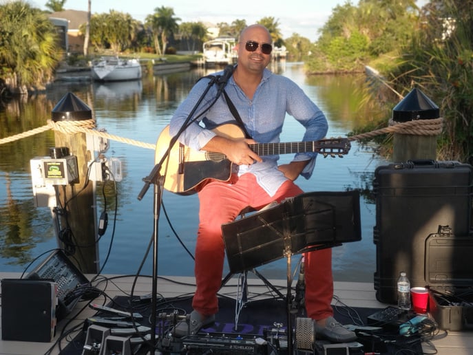 Gallery photo 9 of Havy Rodriguez the Latin Entertainer