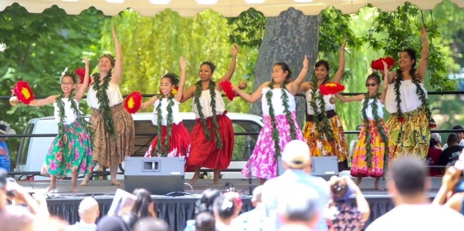 Gallery photo 3 of Hawaiian and Tahitian Dance Performance