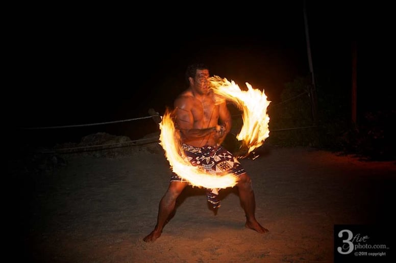 Gallery photo 4 of Waikiki Dancers and Musicians
