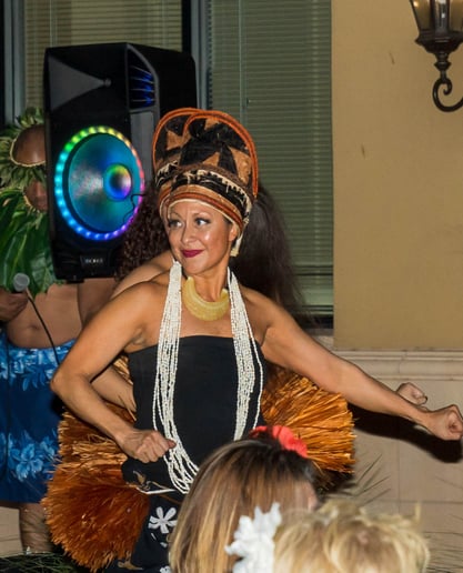 Gallery photo 2 of Hawaiian Dancers & Fire knife Dancers