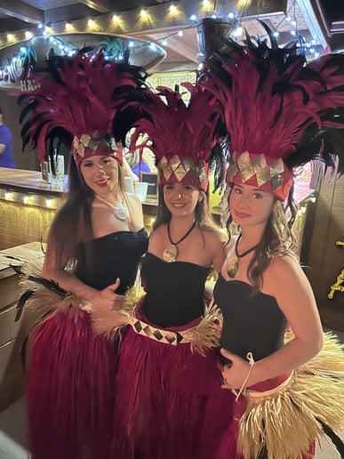 Gallery photo 28 of Hawaiian Dancers & Fire knife Dancers
