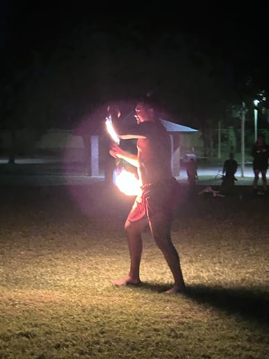 Gallery photo 33 of Hawaiian Dancers & Fire knife Dancers