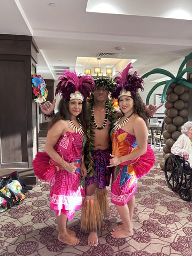 Gallery photo 36 of Hawaiian Dancers & Fire knife Dancers