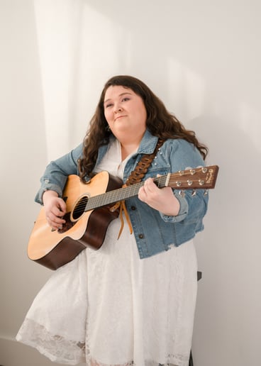 Gallery photo 2 of Hayley Verrall (solo musician)