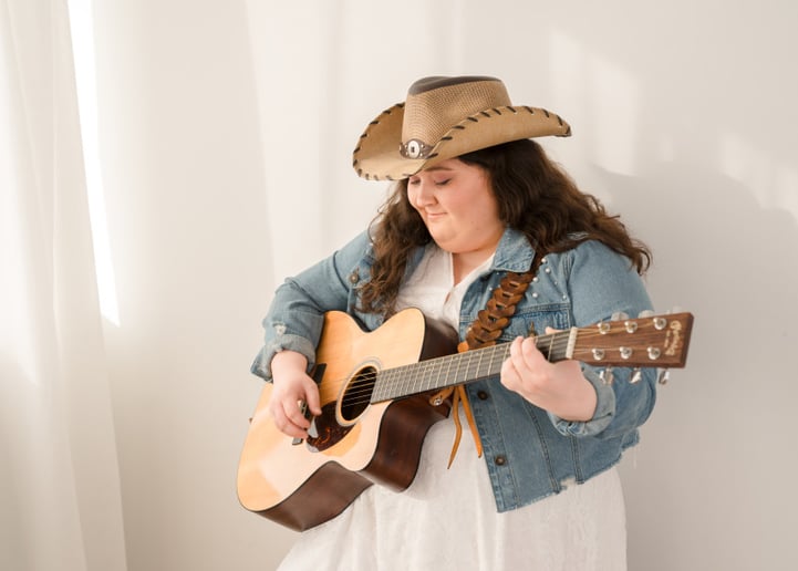 Gallery photo 3 of Hayley Verrall (solo musician)