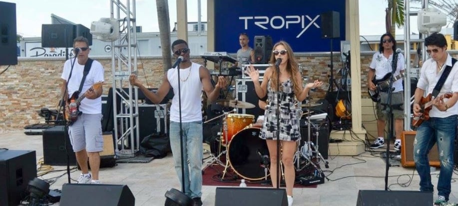 Gallery photo 9 of Head Over Heels Band