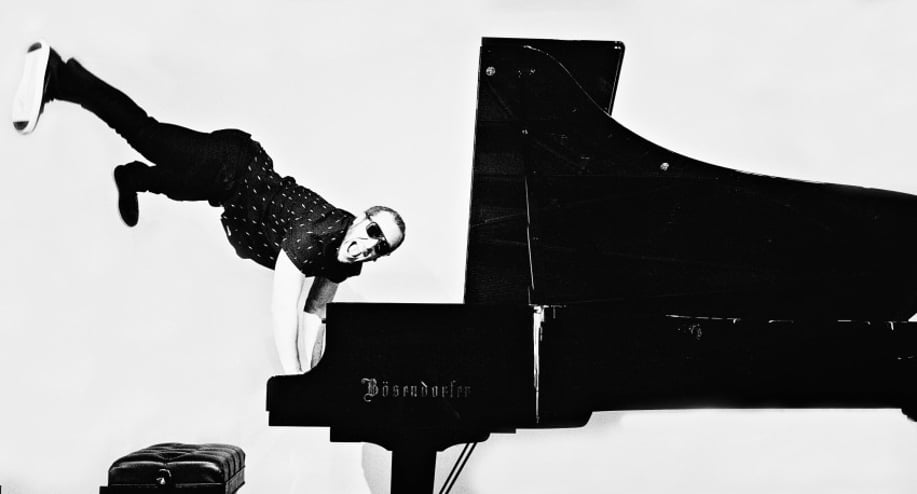 Gallery photo 10 of Adam Heart Entertainment Experience Solo/Band/Dueling