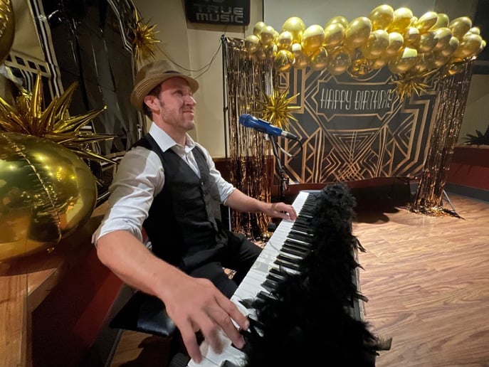 Gallery photo 18 of Adam Heart Entertainment Experience Solo/Band/Dueling
