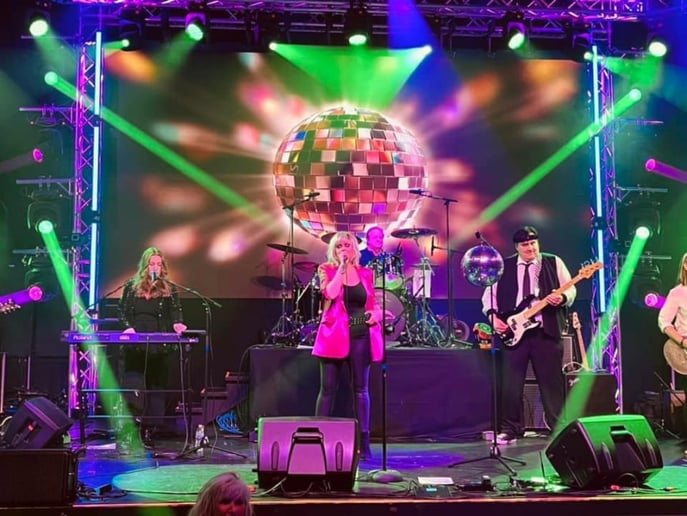 Gallery photo 2 of "Heart of Glass" Blondie Tribute Band
