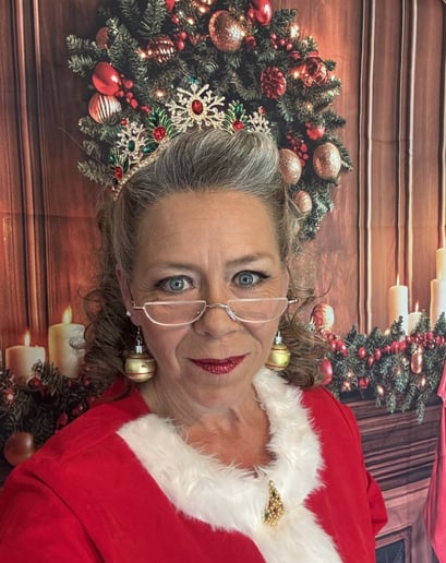Gallery photo 1 of HeartofOhio Mrs Claus