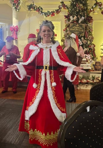 Gallery photo 3 of HeartofOhio Mrs Claus