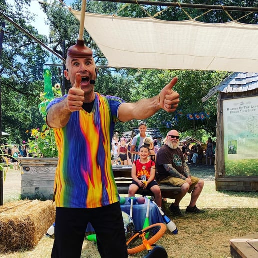 Gallery photo 4 of Hearty-Har-Heartlife Juggling and Stilts