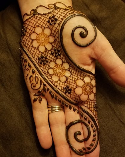 Gallery photo 2 of Heavenly  Henna  by  Leah