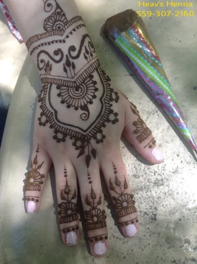 Gallery photo 3 of Intuitive Henna